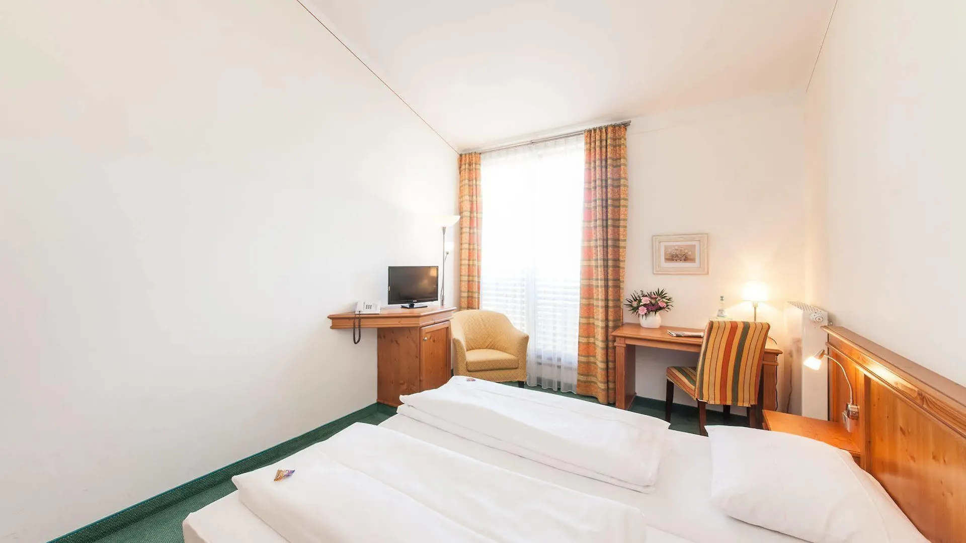 Garner Hotel Munich - Messe By Ihg Haar
